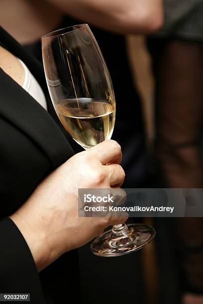 Wein Stockfoto und mehr Bilder von Alkoholisches Getränk - Alkoholisches Getränk, Aperitif, Champagnerglas