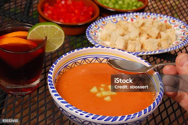 Gaspacho E Sangria - Fotografias de stock e mais imagens de Azul - Azul, Sopa de Tomate, Tigela