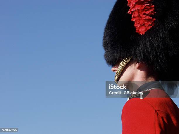 Guardsman An Der Zitadelle Von Quebec Stockfoto und mehr Bilder von Ehrengarde - Ehrengarde, Bärenfellmütze, Königin