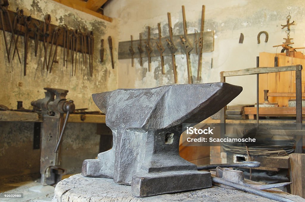 앤시언트 blacksmiths forge - 로열티 프리 고대의 스톡 사진
