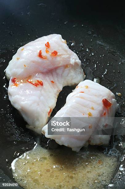 モンク魚 Frying の炒め物 - みずみずしいのストックフォトや画像を多数ご用意 - みずみずしい, アウトフォーカス, アンコウ