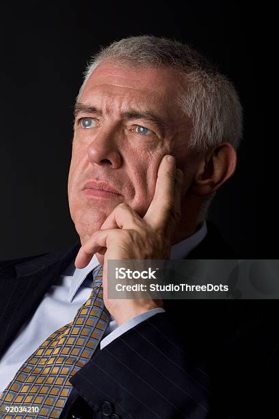 Reifer Geschäftsmann Denken Stockfoto und mehr Bilder von 45-49 Jahre - 45-49 Jahre, 50-54 Jahre, Blaue Augen