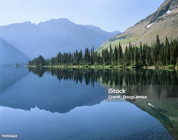 Mountain Lake Stockfoto und mehr Bilder von Inspiration - Inspiration, Montana, Landschaft