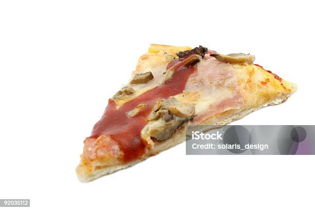 Photo libre de droit de Tranche De Pizza Isolé Sur Fond Blanc banque d'images et plus d'images libres de droit de Aliment - Aliment, Aliment en portion, Alimentation lourde