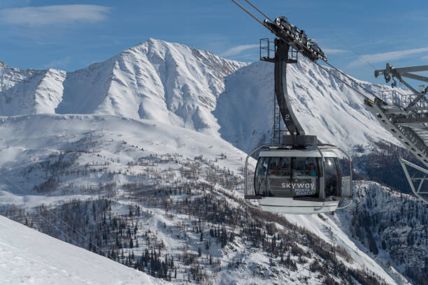 скайуэй монте бьянко, курмайор, италия - courmayeur european alps mont blanc mountain стоковые фото и изображения