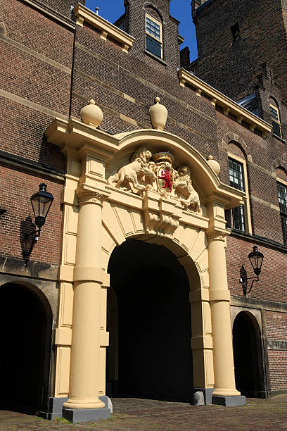 istock Middle or Inner Gate at Binnenhof in The Hague 92035492