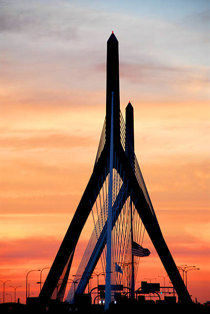 zakim ponte boston - boston sunset city bridge imagens e fotografias de stock