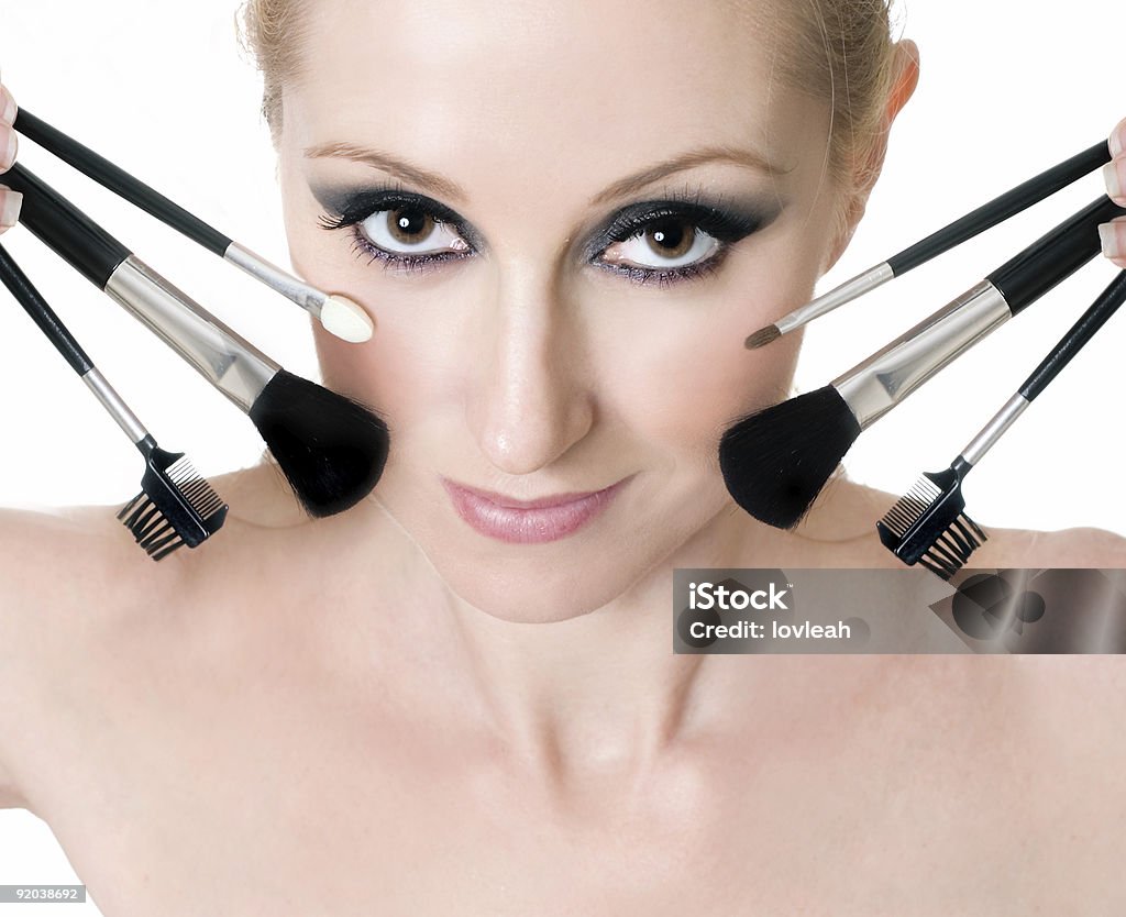 여성 얼굴 색조화장 메이크업 브러쉬는 - 로열티 프리 가꿔주기 스톡 사진