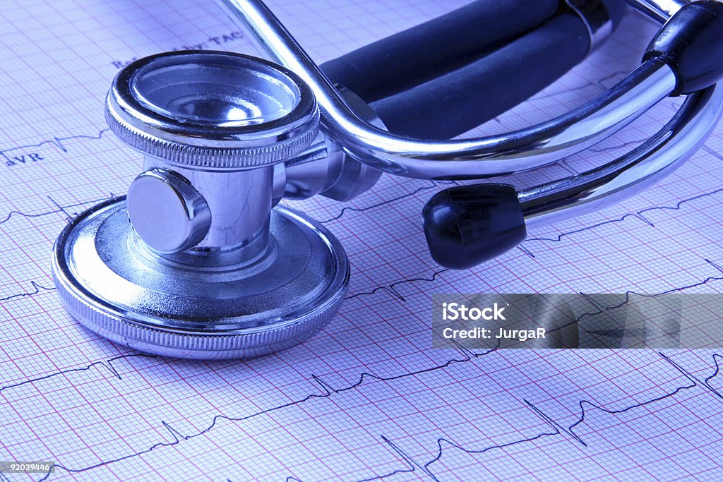 Stetoscopio e Cardiogram - Foto stock royalty-free di Elettrocardiogramma