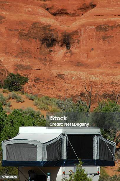 Foto de Acampamento No Parque Nacional Arches Utah e mais fotos de stock de Acampar - Acampar, América do Norte, Arco natural