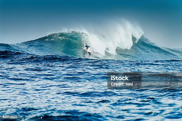 Photo libre de droit de Surfeurs De Big Wave banque d'images et plus d'images libres de droit de Surf - Surf, Vague, De grande taille