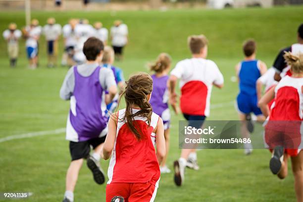 Photo libre de droit de Photo Dun Fond De Course banque d'images et plus d'images libres de droit de Enfant - Enfant, Cross-country, Course sur piste