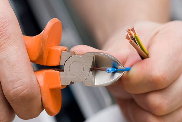 Wire cutter Repairing power supply wire cutter stock pictures, royalty-free photos & images