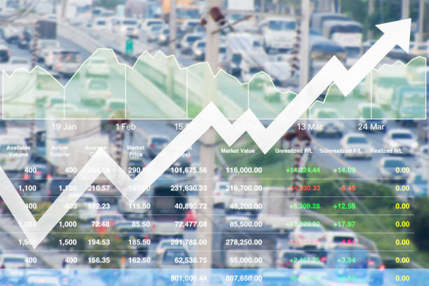 istock Heavy traffic cause too much problem about financial  budget  on transportation business. 920421290