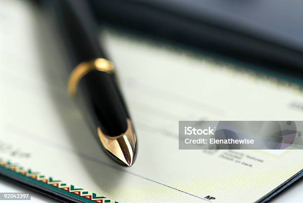 Foto de Caneta Do Talão De e mais fotos de stock de Assinar - Assinar, Gorjeta, Livro