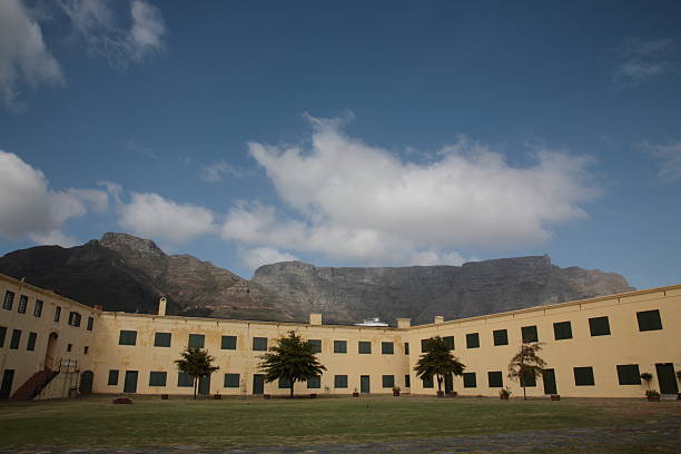 istock Castle of Good Hope and Table mountain in Cape Town 92042691