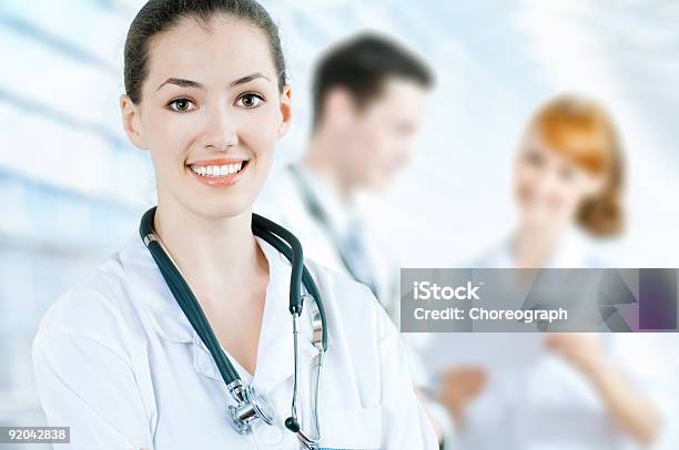 Médico - Fotografias de stock e mais imagens de Adulto - Adulto, Alegria, Amizade