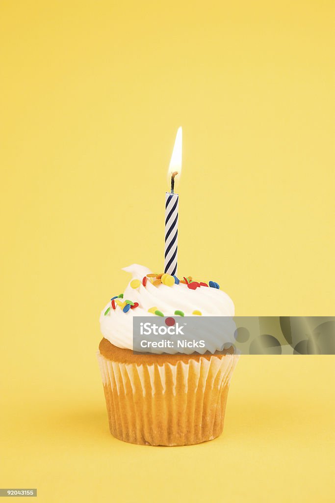 Cupcake-einzigen Kerze - Lizenzfrei Alterungsprozess Stock-Foto