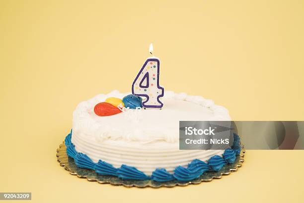 誕生日ケーキ番号シリーズ 4 - お祝いのストックフォトや画像を多数ご用意 - お祝い, アイシング, カラー画像