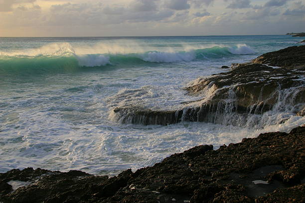 cupecoy beach surf - cupecoy beach stock-fotos und bilder