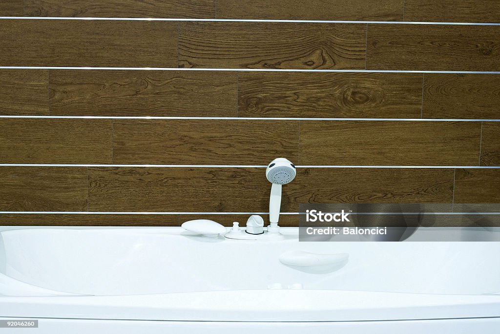 Baño de madera - Foto de stock de Arquitectura libre de derechos
