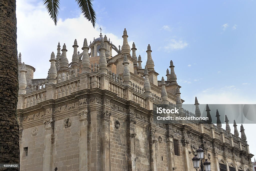 Catedral de Sevilla - Foto de stock de Arco - Característica arquitectónica libre de derechos