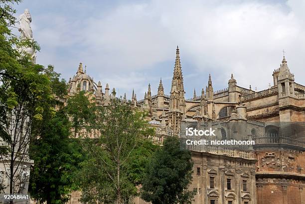 Foto de Catedral De Sevilla e mais fotos de stock de Andaluzia - Andaluzia, Arco - Característica arquitetônica, Arquitetura