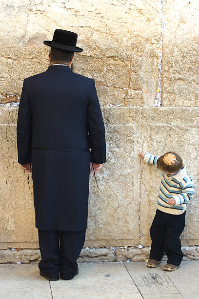 prayers - hasidism imagens e fotografias de stock