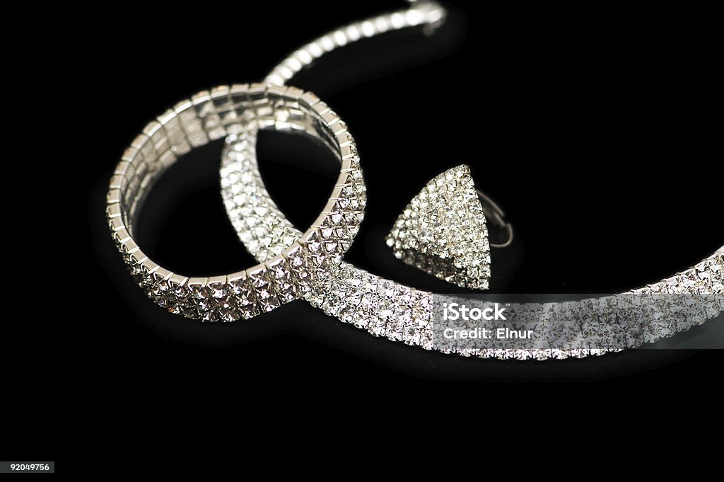 Ring, pulseira e colar isolado no preto - Foto de stock de Diamante - Pedra preciosa royalty-free