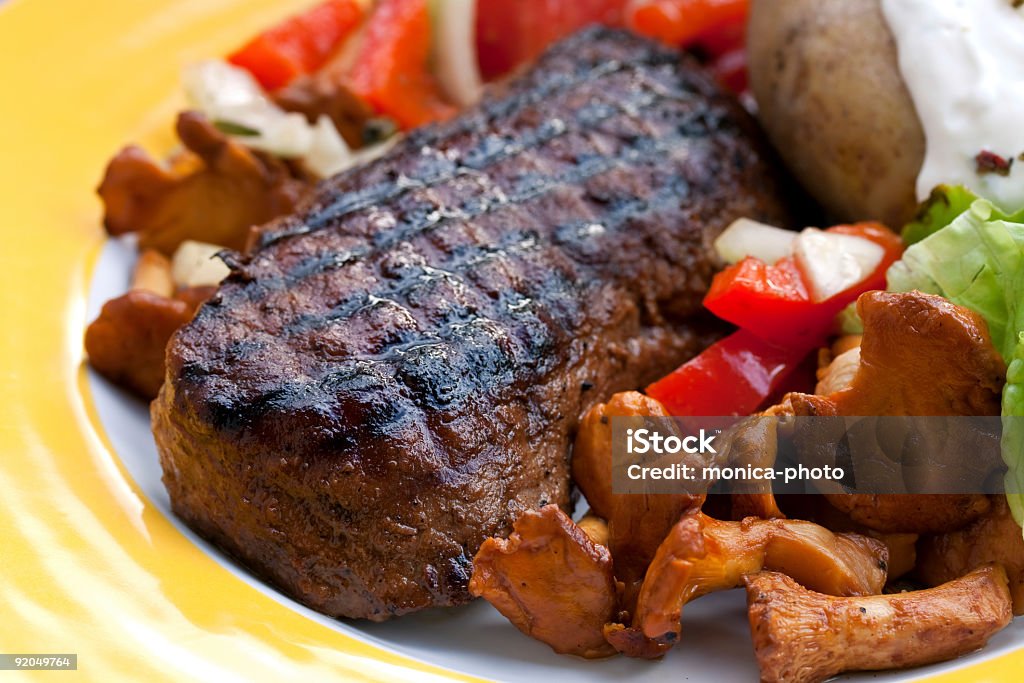strip steak de faux-filet - Photo de Aliment en portion libre de droits