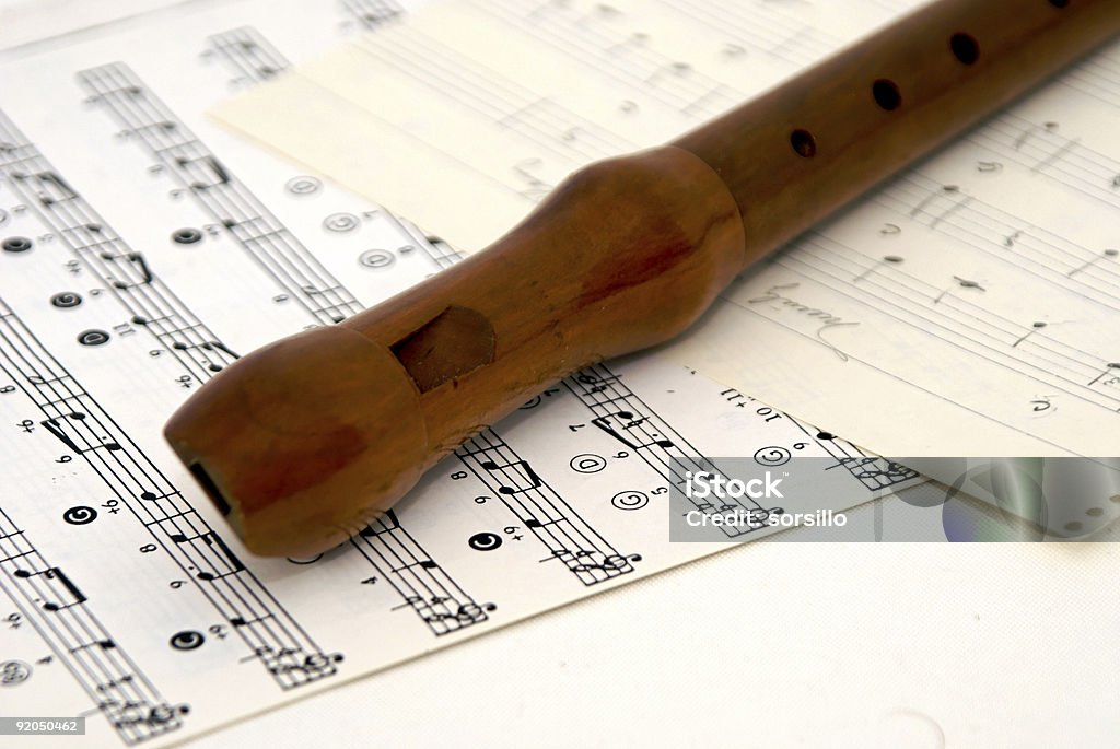 Feuille de musique Flûte à bec sur - Photo de Flûte - Instrument de musique libre de droits
