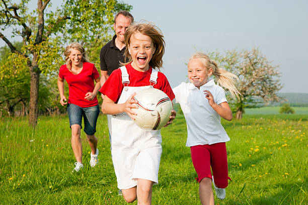 istock Family playing ballgames 92051231