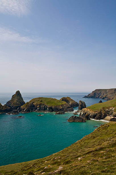 Linda vista para a costa, kynance cove, Cornualha - foto de acervo