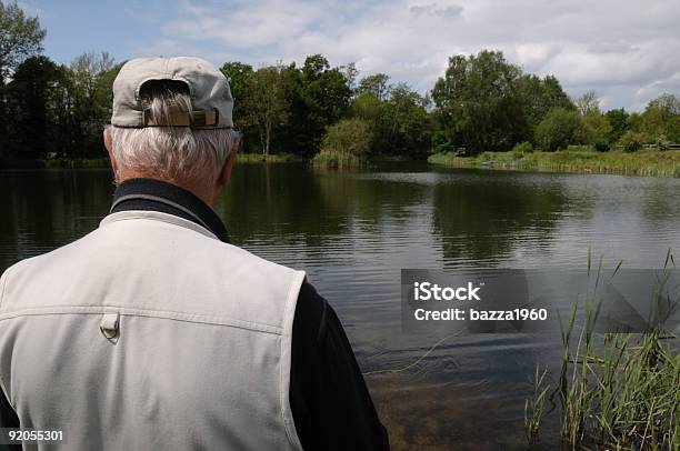 Wędkarstwo - zdjęcia stockowe i więcej obrazów Aktywni seniorzy - Aktywni seniorzy, Aktywny tryb życia, Białe włosy