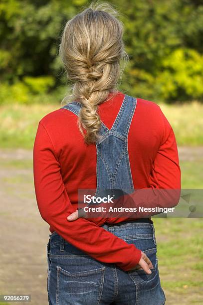 Photo libre de droit de Femme banque d'images et plus d'images libres de droit de Arrière de la tête - Arrière de la tête, Cheveux longs, Femmes