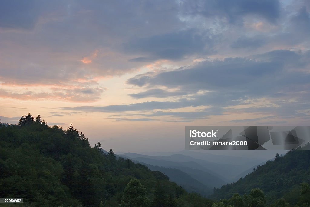 Amanecer Newfound el Parque Nacional de las Montañas Great Smoky Gap - Foto de stock de Montaña libre de derechos