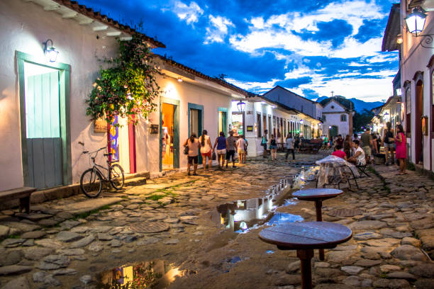 Colonial Houses in historic village of Paraty, Brazil Paraty, Rio de Janeiro, January 15, 2014. Colonial Houses in historic village of Paraty, Brazil paraty brazil stock pictures, royalty-free photos & images