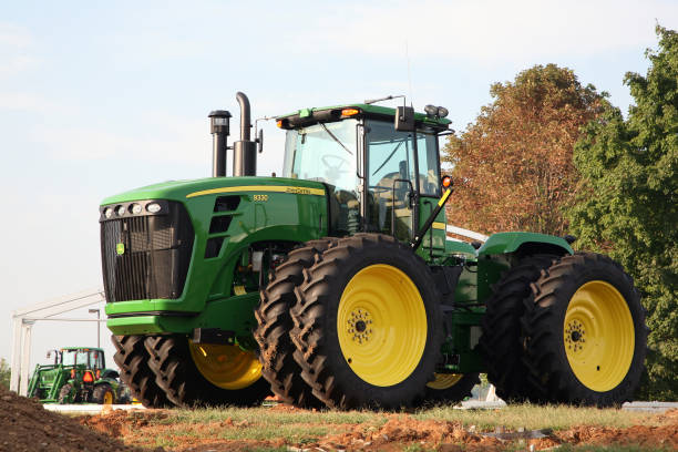 tractor john deeree - john deer fotografías e imágenes de stock