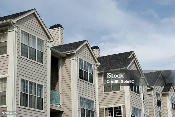 Foto de Edifícios De Apartamentos E Casas Com Terraço e mais fotos de stock de Fotografia - Imagem - Fotografia - Imagem, Horizontal, Imagem a cores