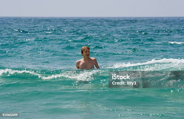 Einsam Teen Auf Dem Atlantik Stockfoto und mehr Bilder von Farbbild - Farbbild, Fotografie, Horizontal