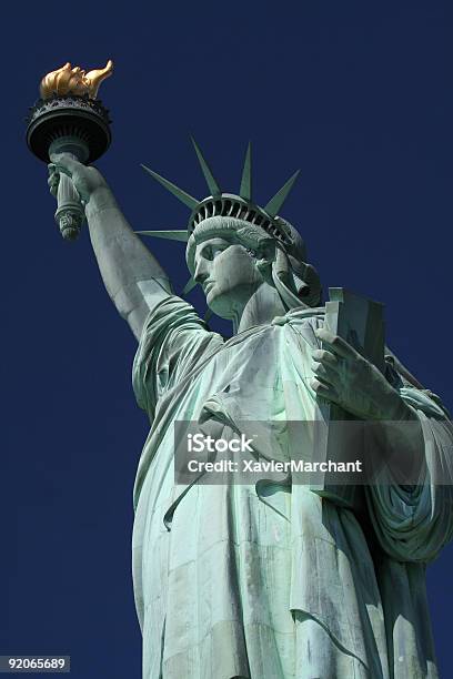 Estátua Da Liberdade - Fotografias de stock e mais imagens de Azul - Azul, Cidade de Nova Iorque, Cor verde