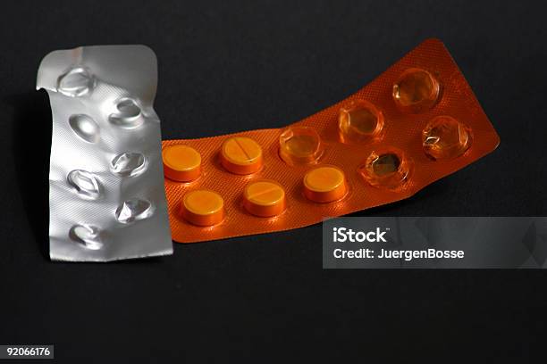 Tabletten Auf Blisterpackung Stockfoto und mehr Bilder von Blisterpackung - Blisterpackung, Farbbild, Fotografie