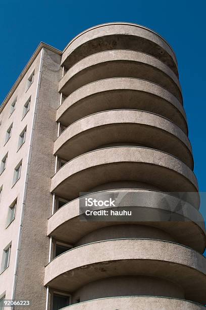 Foto de Hospital De Arquitetura e mais fotos de stock de Alto - Descrição Geral - Alto - Descrição Geral, Arquitetura, Azul