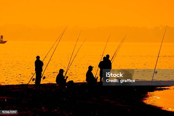 À Espera Para A Meta - Fotografias de stock e mais imagens de Adulto - Adulto, Amanhecer, Apanhar - Atividade Física