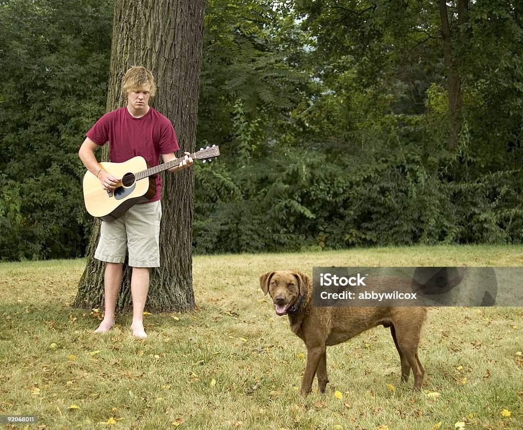 Junge und Hund - Lizenzfrei Chesapeake-Bay-Retriever Stock-Foto