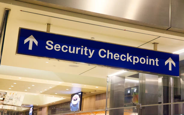 istock Security Checkpoint sign at the airport 920723786