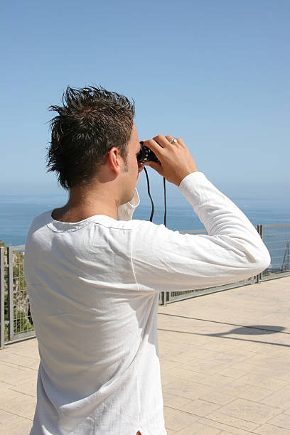 tomar una mirada más de 4 - binoculars watching optical instrument closed fotografías e imágenes de stock