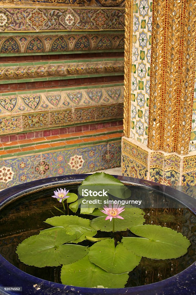Acqua di fiori Grande Palazzo Reale di bangkok - Foto stock royalty-free di Acqua