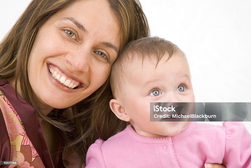 Persone-Madre e figlia - Foto stock royalty-free di Abbracciare una persona