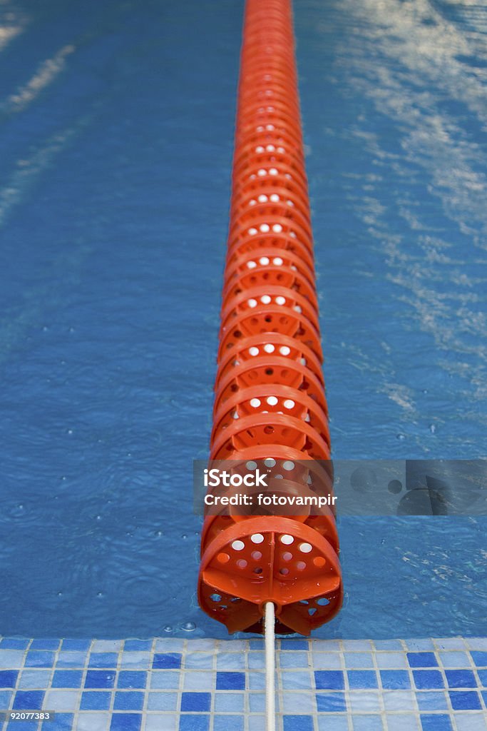 Plastica rossa lane in piscina - Foto stock royalty-free di Acqua